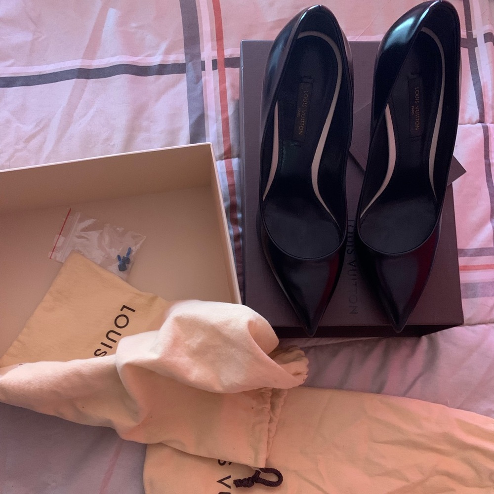Louis Vuitton black leather heels
